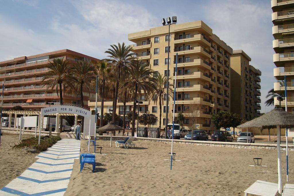 Beachfront Apartment In Fuengirola New Экстерьер фото